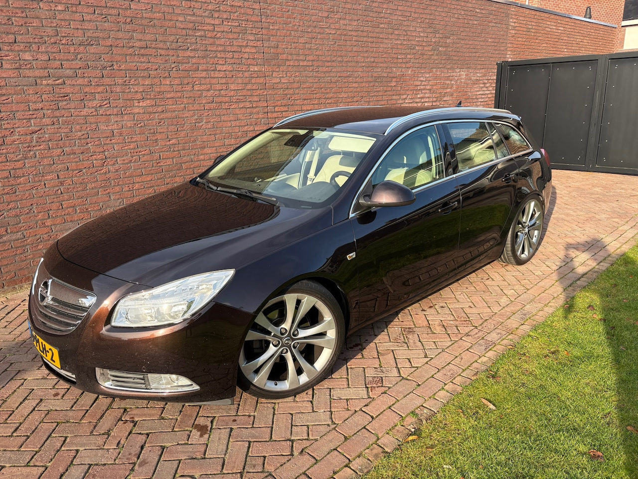 Opel Insignia Sports Tourer - 1.6 T Sport Leder Navi 20 inch Zeer nette auto! - AutoWereld.nl