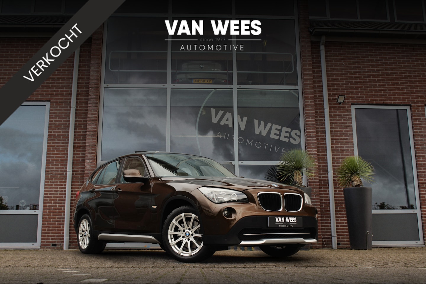 BMW X1 - sDrive18i E84 Executive - Automaat - Navi - 2e eigenaar - 17 inch - 150 pk - Dakraam - Blu - AutoWereld.nl