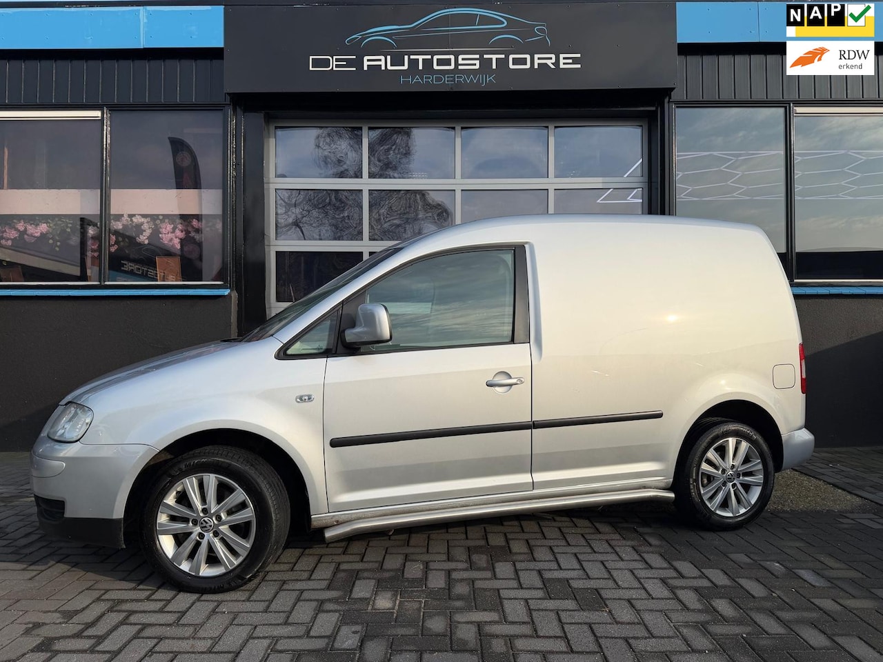 Volkswagen Caddy - 1.9 TDI 1e Eig Airco Lm Velgen Touran Front en interieur In Absolute nieuwstaat!!! - AutoWereld.nl