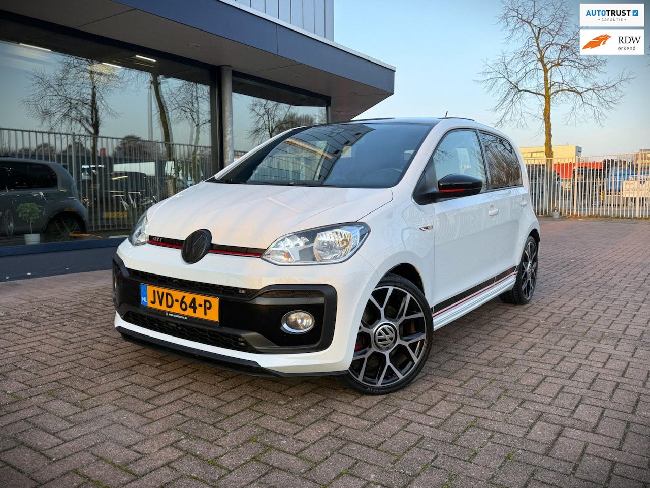 Volkswagen Up! - 1.0 TSI GTI | Panorama | Cruise | PDC - AutoWereld.nl