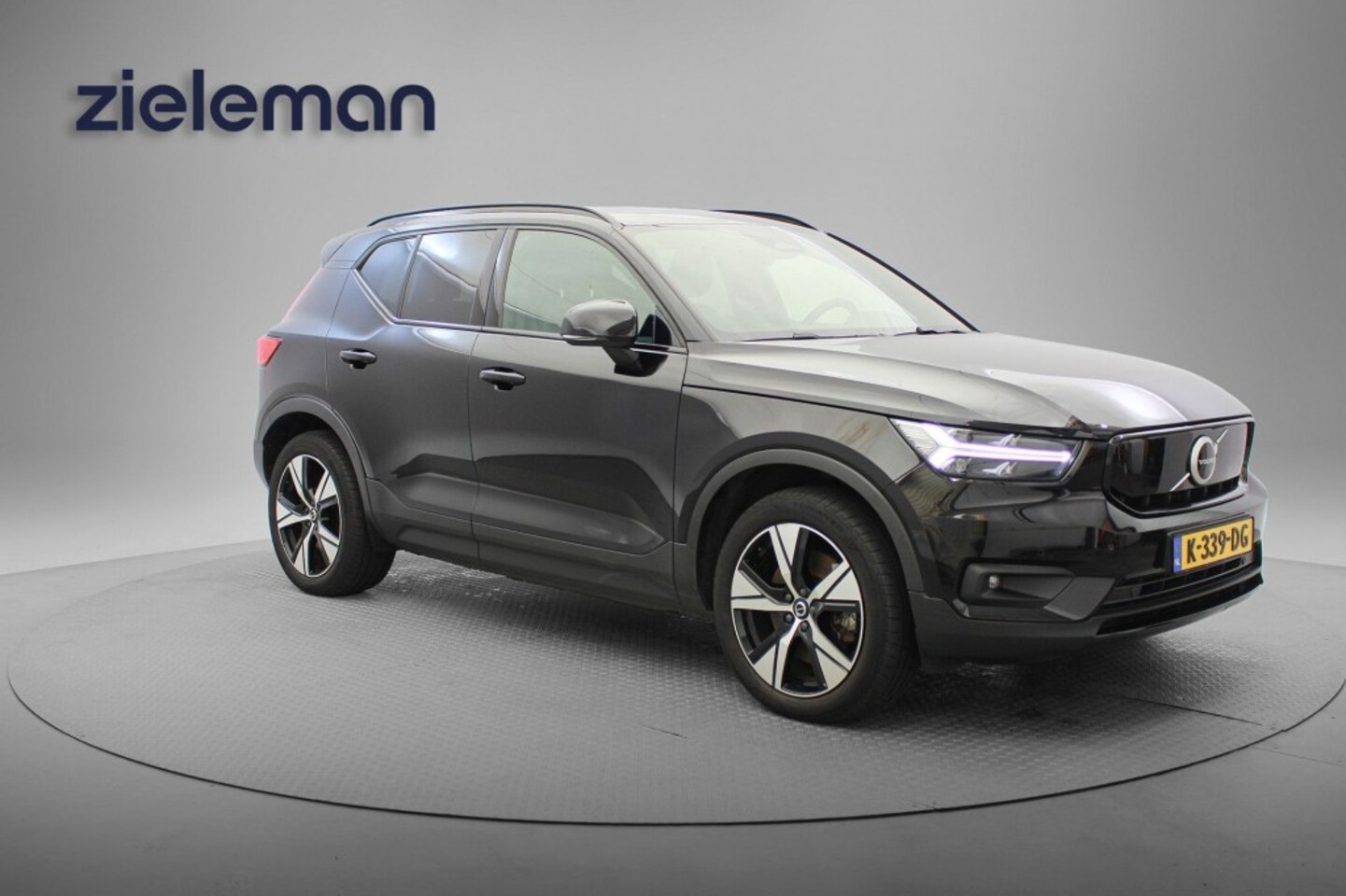 Volvo XC40 - Recharge P8 AWD R-Design - Carplay, Navi, Cruise, Leer, Camera, Stoelverw. Memory - AutoWereld.nl