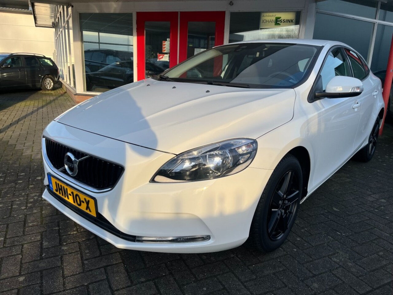 Volvo V40 - 2.0 T2 Momentum 1e eigenaar Navi/PDC/Bluethooth - AutoWereld.nl