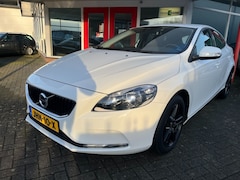 Volvo V40 - 2.0 T2 Momentum 1e eigenaar Navi/PDC/Bluethooth