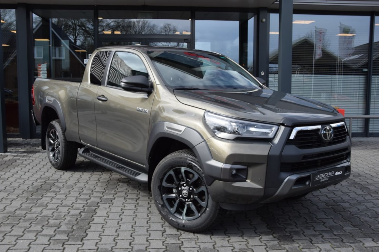Toyota HiLux - 2.8 D-4D X-TRA CAB INVINCIBLE A/T VAN - AutoWereld.nl