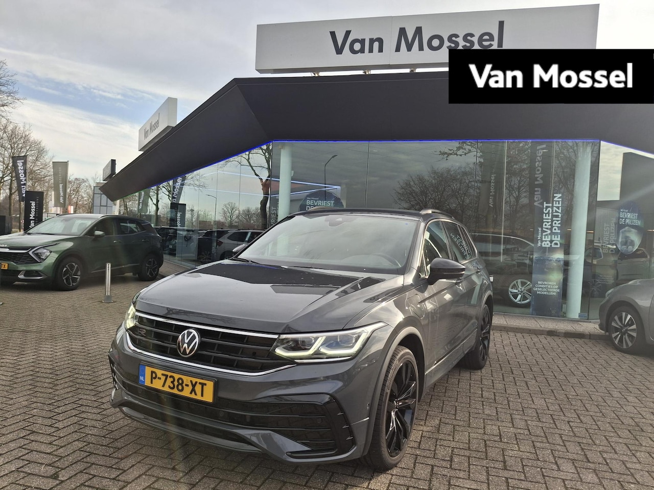 Volkswagen Tiguan - 1.4 TSI eHybrid R-Line Business+ | NAVIGATIE | ACHTERUITRIJCAMERA | TREKHAAK | APPLE CARPL - AutoWereld.nl