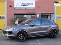 Porsche Cayenne - 3.0 E-Hybrid. pano. sportchrono. memory. luchtvering