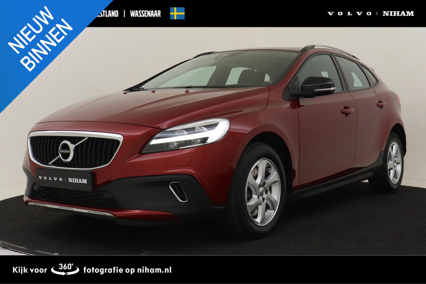 Volvo V40 Cross Country - T4 AWD GEARTRONIC MOMENTUM *UNIEK!* -PANO.DAK|POWER-SEAT|STANDKACHEL|PARK-ASSIST|16"|VERW. - AutoWereld.nl