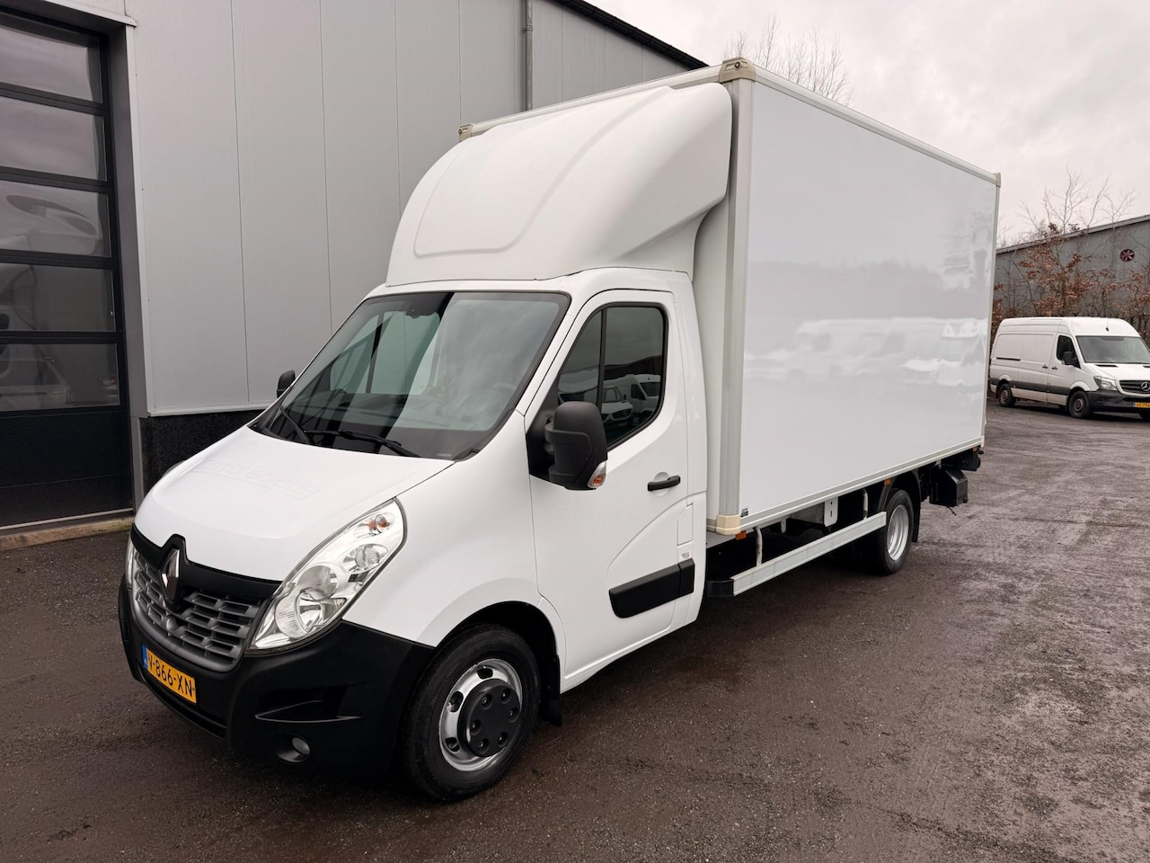 Renault Master - T35 2.3 dCi Bakwagen Laadklep Trekhaak Koffer Ladebordwand - AutoWereld.nl