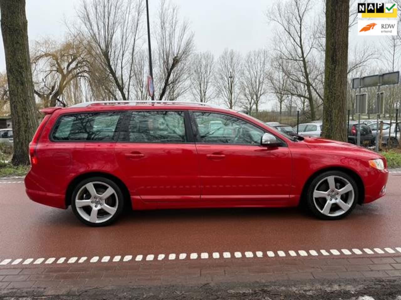 Volvo V70 - 2.0T R-Edition AUTOMAAT!XENON!APK2027!KOOPJE! - AutoWereld.nl