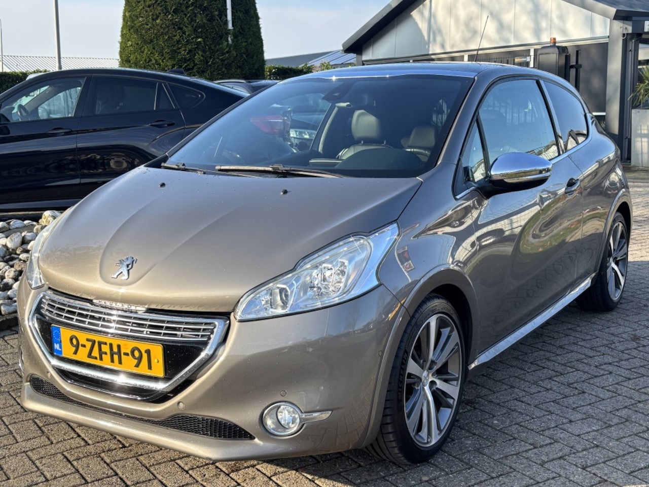 Peugeot 208 - 1.2 Benzine 2015 GT-Line 37.000 KM NL Auto - AutoWereld.nl
