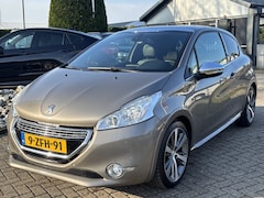 Peugeot 208 - 1.2 Benzine 2015 GT-Line 37.000 KM NL Auto