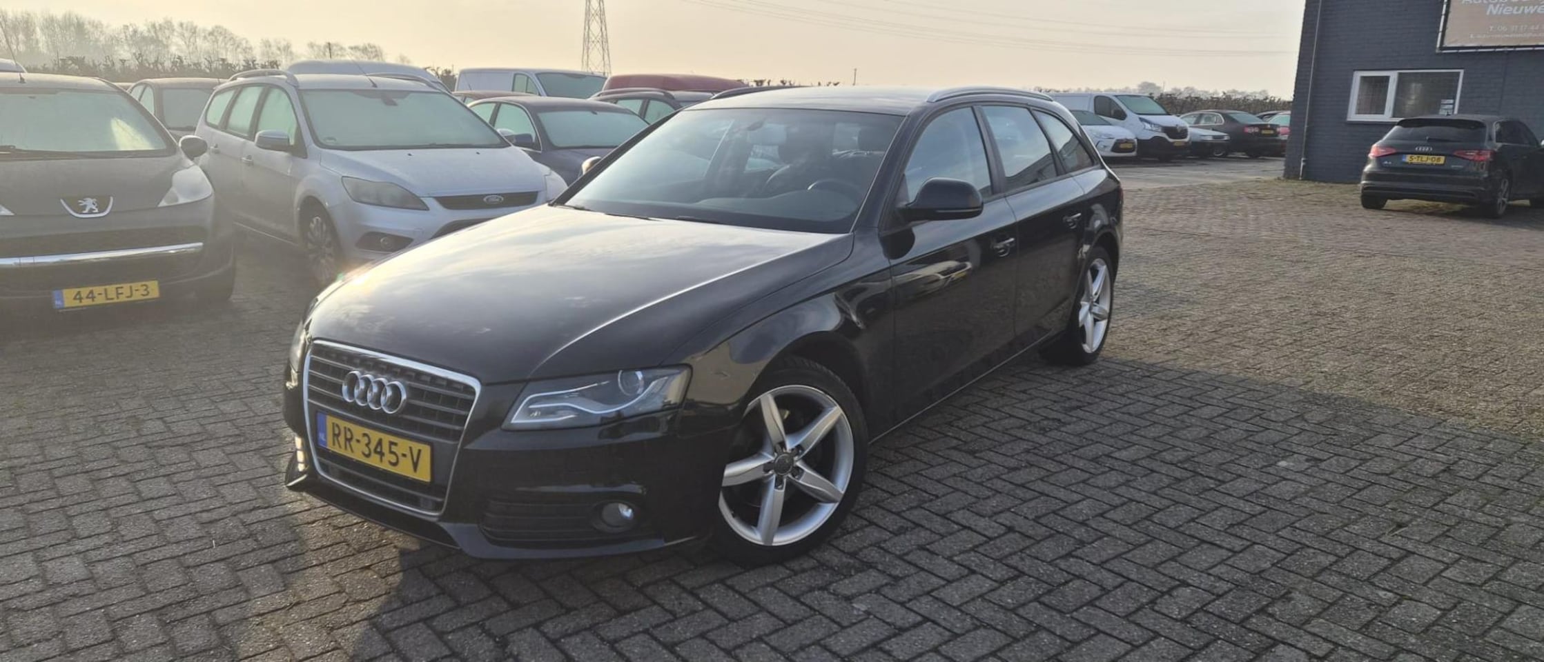 Audi A4 Avant - 1.8 TFSI Rijdt en schakelt goed EXPORT - AutoWereld.nl