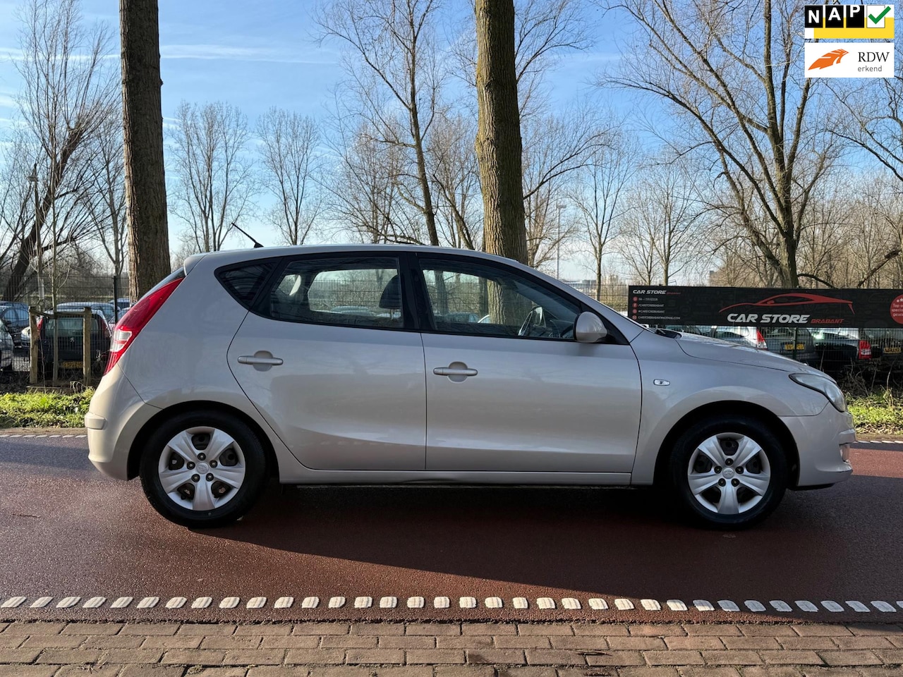 Hyundai i30 - 1.4i Blue Dynamic AIRCO!5DEURS!LEUKE AUTO!APK! - AutoWereld.nl