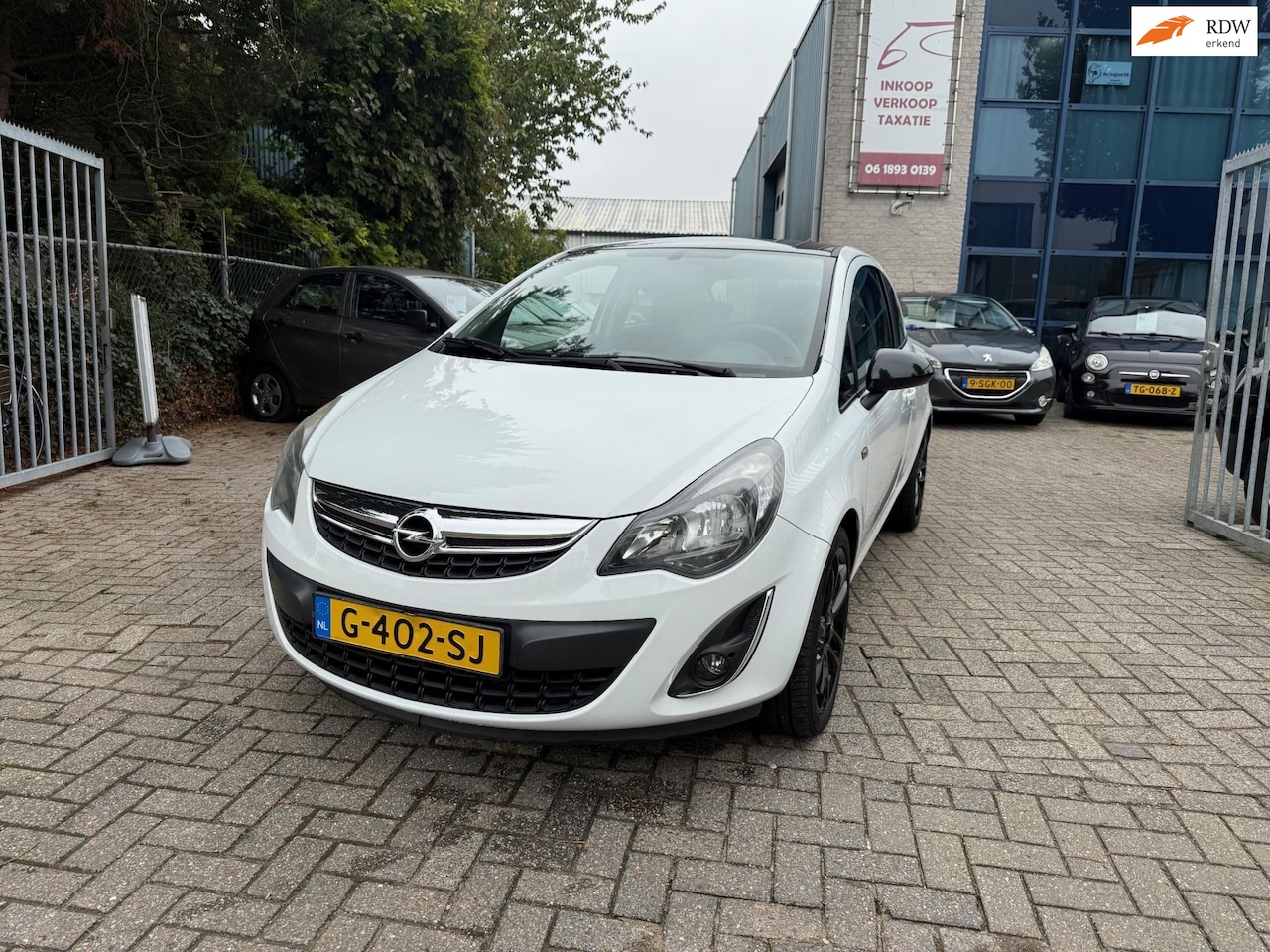 Opel Corsa - 1.4-16V OPC Black&White APK 08/26, AIRCO - AutoWereld.nl