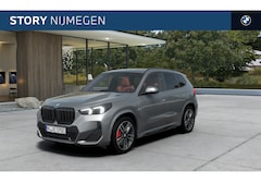 BMW X1 - xDrive25e M Sport Automaat / Panoramadak / Trekhaak / Sportstoelen / M Adaptief onderstel