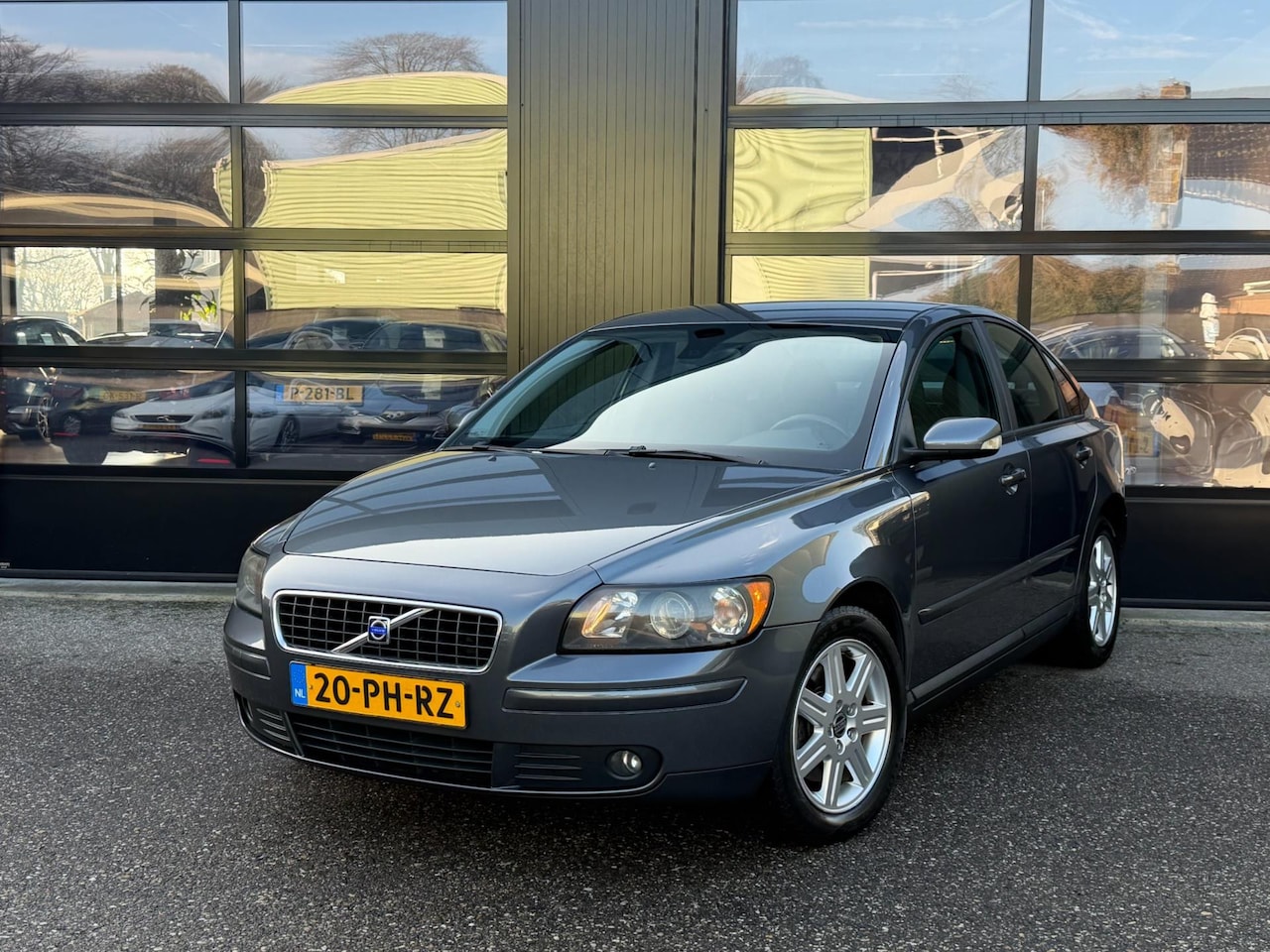 Volvo S40 - 2.4 Momentum Airco Cruise Trekhaak - AutoWereld.nl