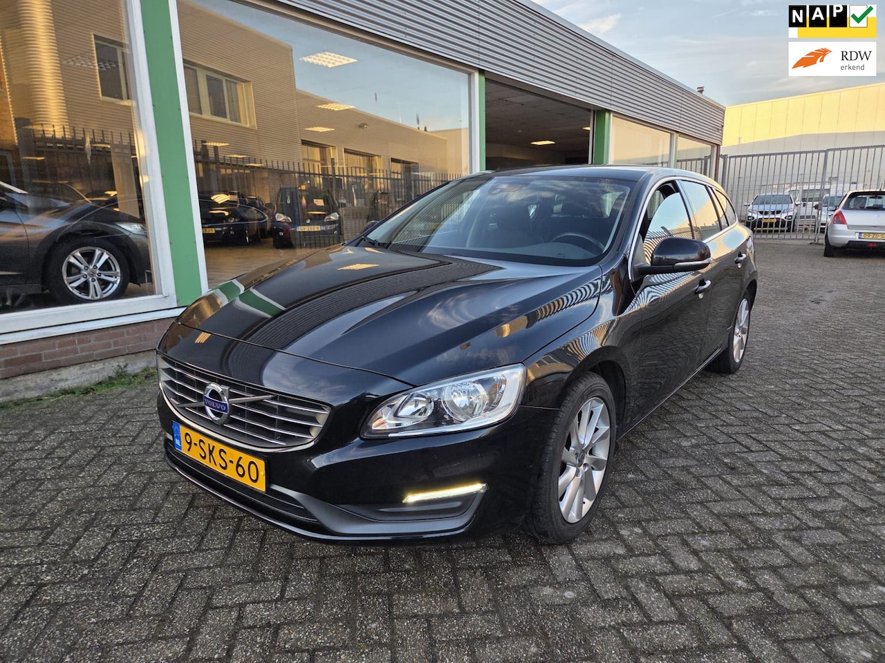 Volvo V60 - 1.6 D2 Momentum|NAP|CRUISE|PDC|NAVI| - AutoWereld.nl