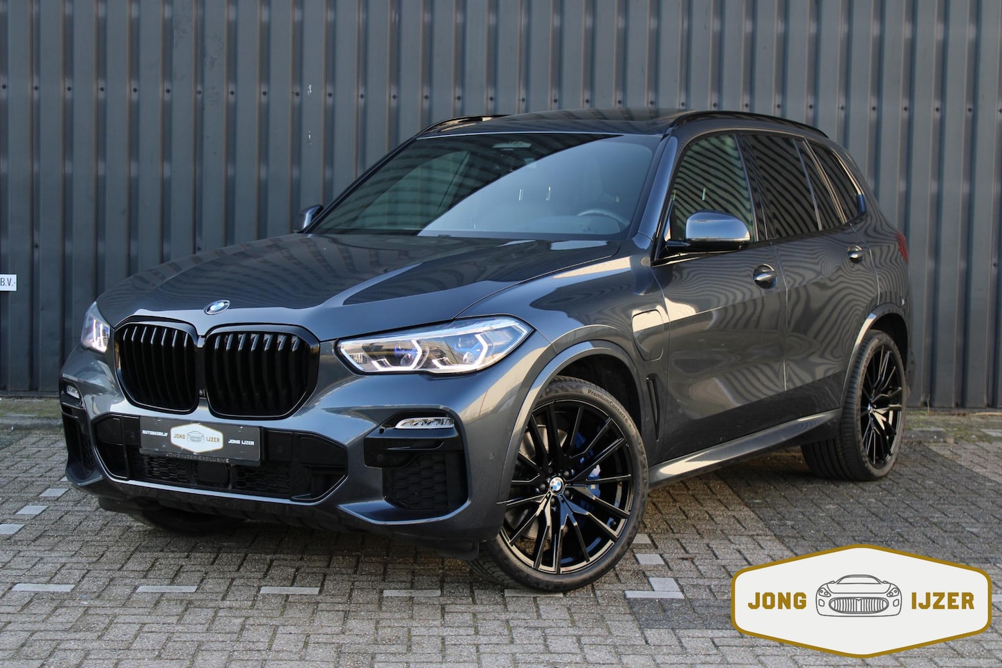 BMW X5 - XDrive45e M SPORT PANO LASER HUD B&W CRYSTAL 360 - AutoWereld.nl