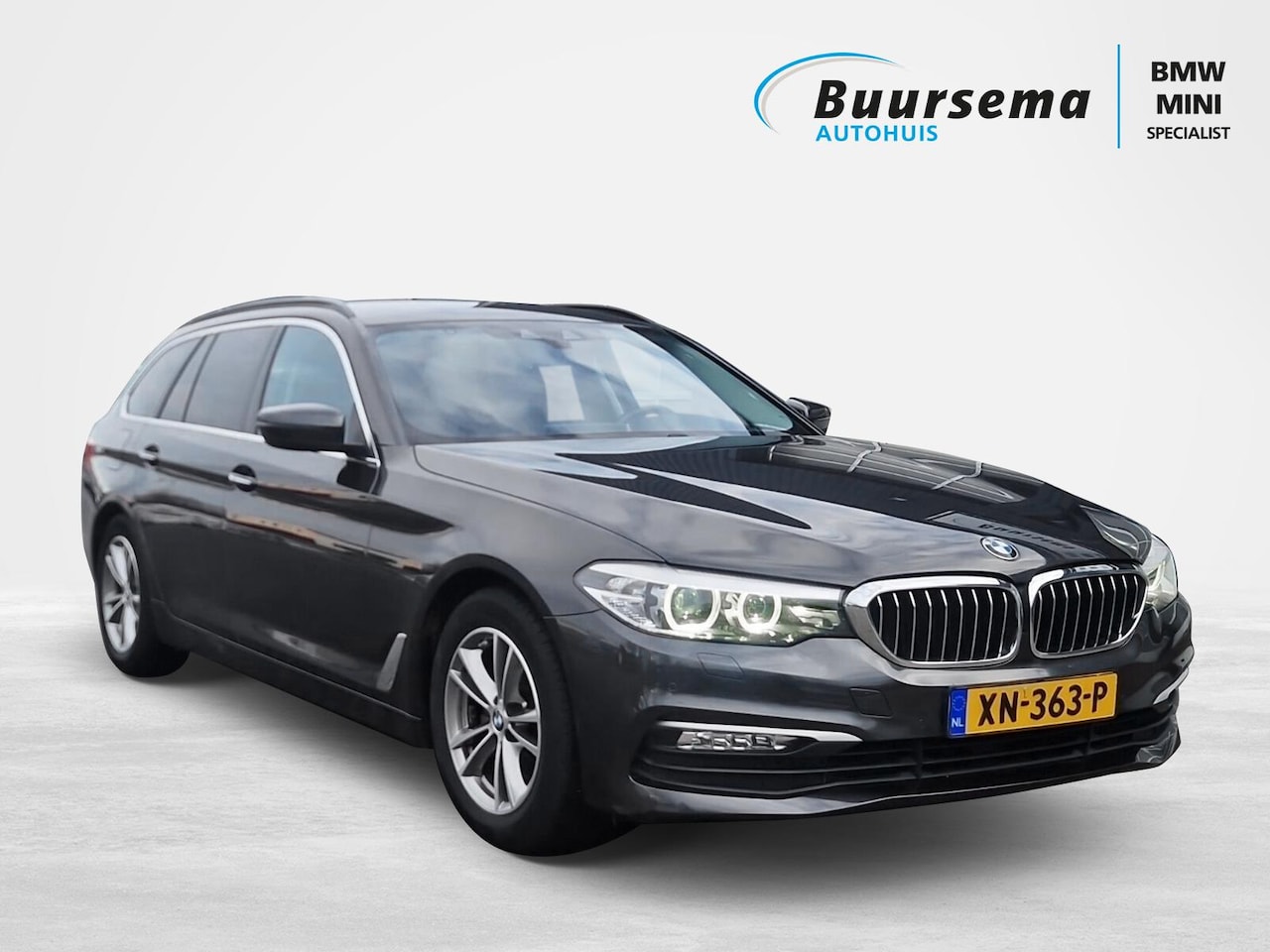 BMW 5-serie Touring - 520d Exe | Head-Up Display | Pryvacy Glass | Navigatie Professional | Grootlicht assistent - AutoWereld.nl