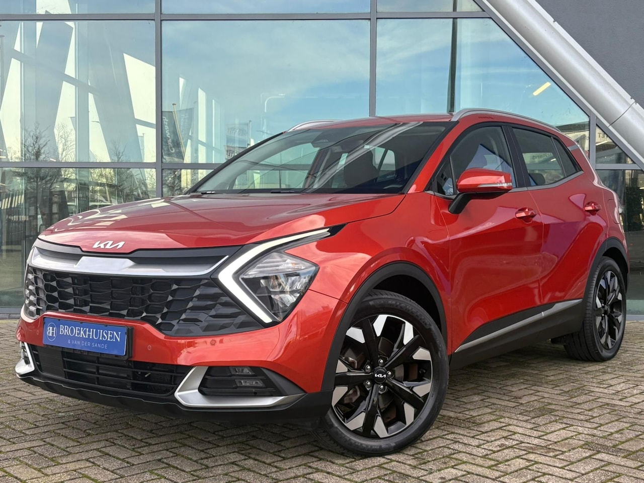 Kia Sportage - 1.6 T-GDi Plug-in Hybrid AWD DynamicPlusLine 265pk Trekhaak / Camera / Stuur-Stoel verwarm - AutoWereld.nl