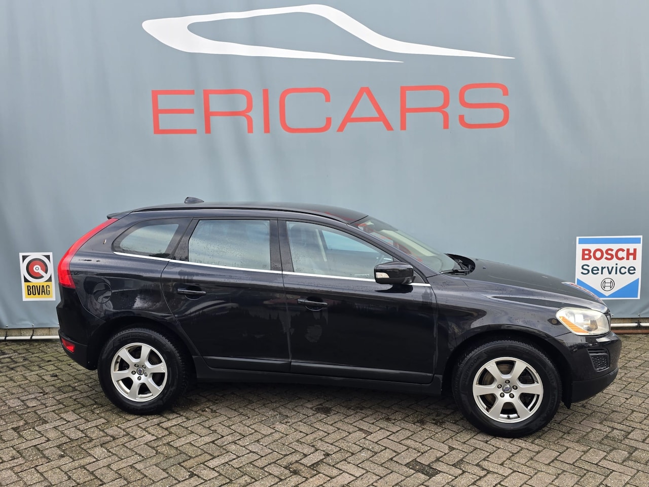 Volvo XC60 - 2.0T Momentum Automaat, Leer, Navi - AutoWereld.nl