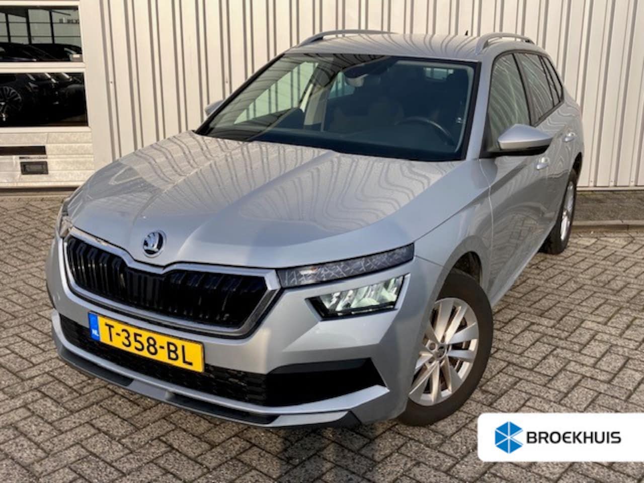 Skoda Kamiq - 1.0 TSI Ambition 110pk | Navigatie via app connect | Parkeersensoren achter | Cruise contr - AutoWereld.nl