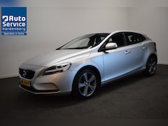 Volvo V40 - 2.0 T3 153pk Nordic+ Trekhaak 1500kg/ Navi/ Cruise/ 17"LMV/ PDC