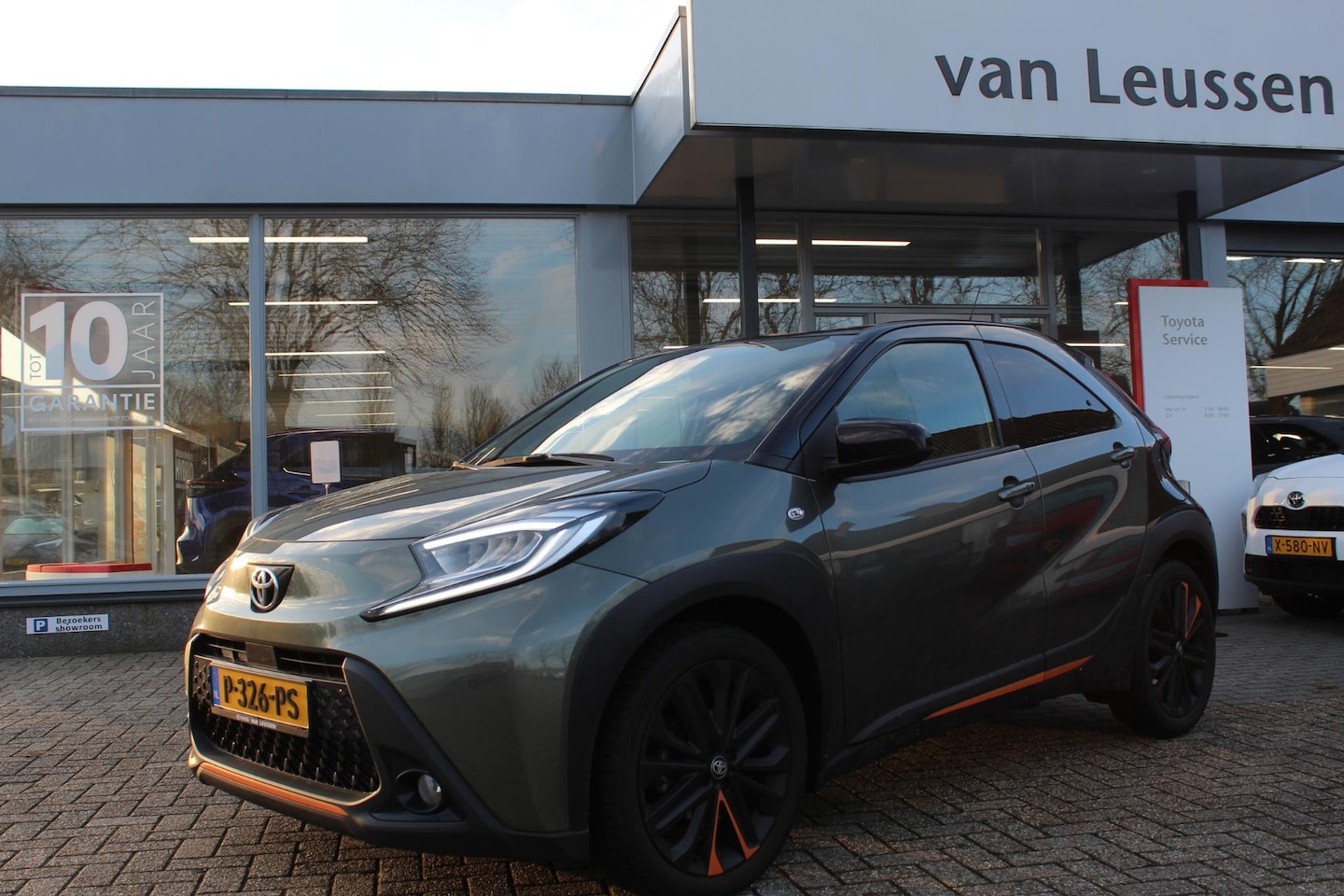 Toyota Aygo X - 1.0 VVT-I S-CVT LIMITED JBL PARK.SENSOREN V+A KEYLESS STOELVERW. LED KOPLAMPEN - AutoWereld.nl