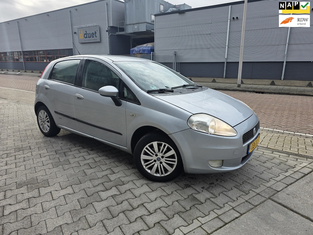 Fiat Grande Punto - 1.4 Edizione Blue & Me Airco 5 DR NEW APK - AutoWereld.nl