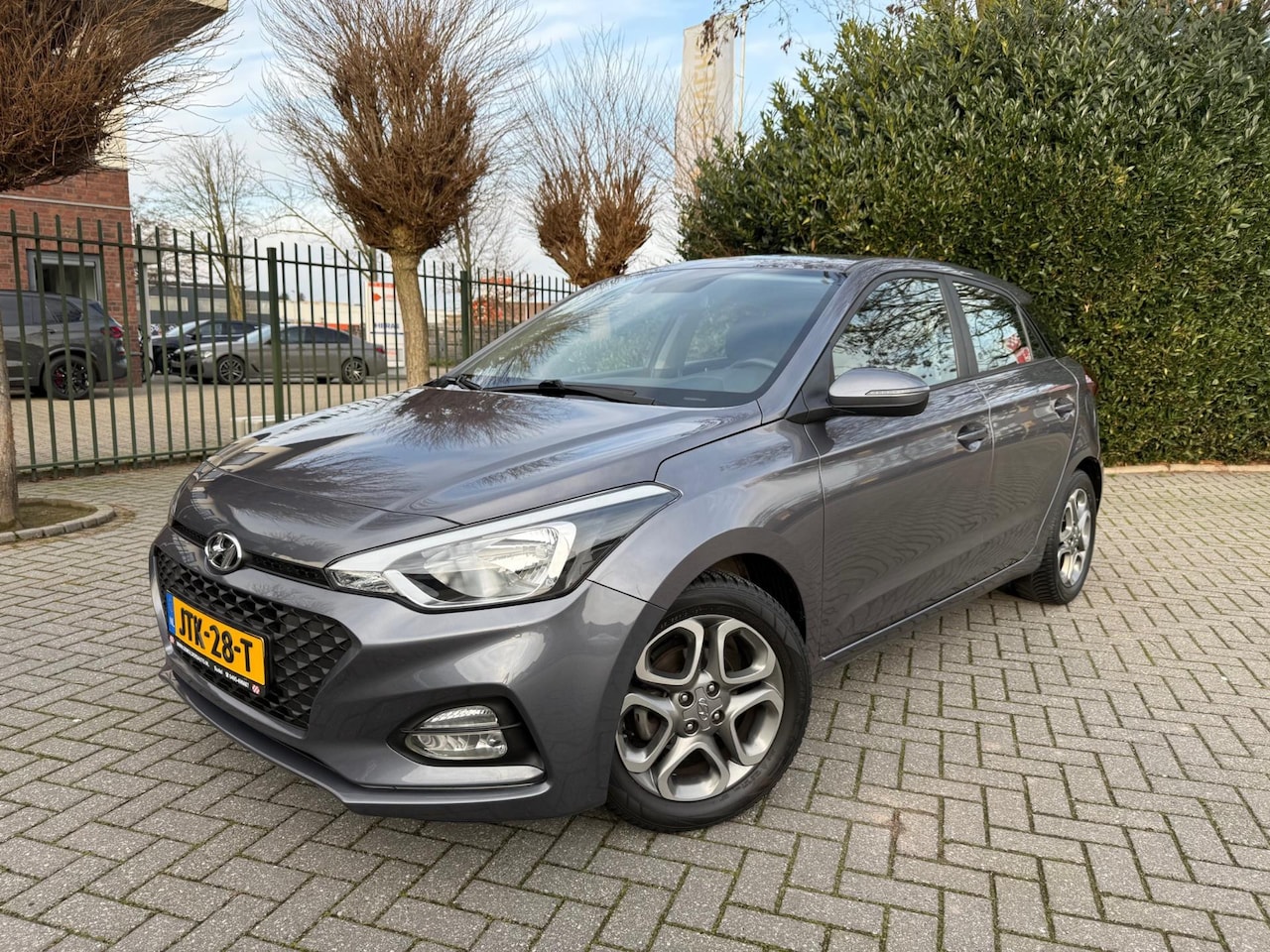 Hyundai i20 - 1.2 (4 cil.), Apple CarPlay, AIRCO, Cruise Control, Navigatie, Achteruitrijcamera, Parkeer - AutoWereld.nl