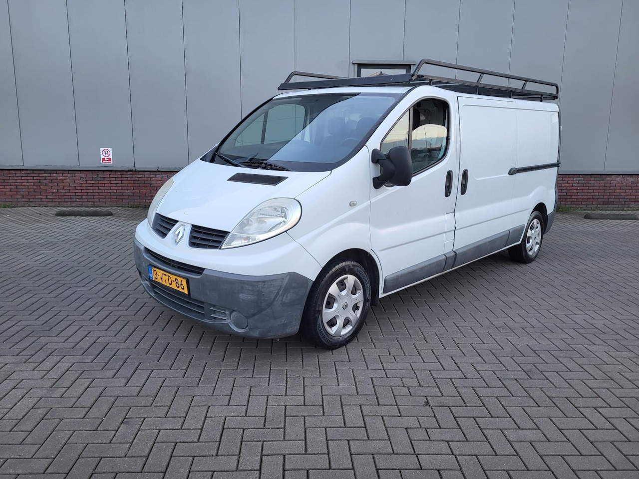 Renault Trafic - 2.0 dCi T29 L2H1 DC Générique 208.000 Nap Airco 6Bak Lang Wit 2012 - AutoWereld.nl