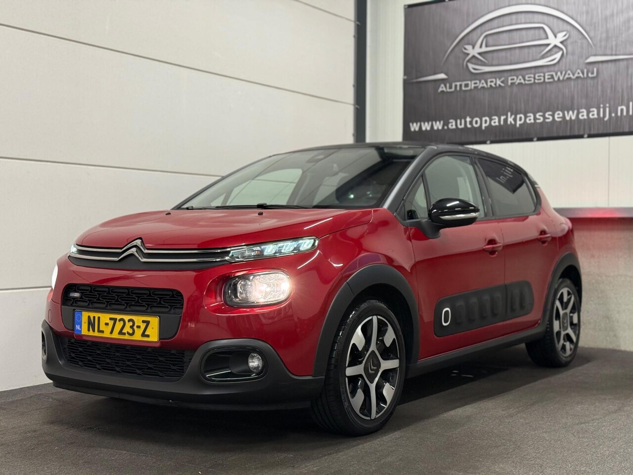 Citroën C3 - 1.2 PureTech S&S Shine Cruise Control, Achteruitrijcamera, Navigatie, Lane-Assist, USB, Vo - AutoWereld.nl