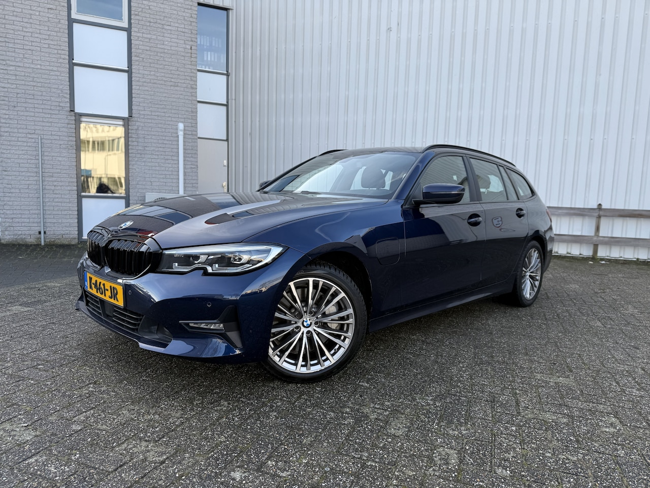 BMW 3-serie Touring - 330e eDrive Edition Individual - AutoWereld.nl