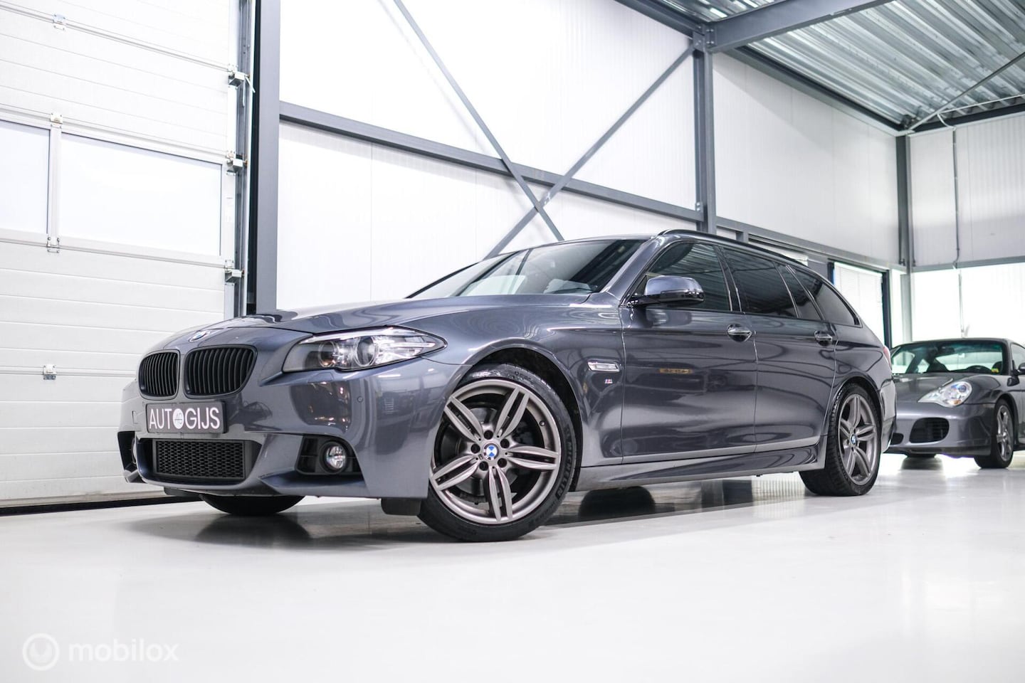 BMW 5-serie Touring - 520i M Sport Edition High Exe LCI | Leder | Memory | Comfortseats | M pakket | Sportonders - AutoWereld.nl