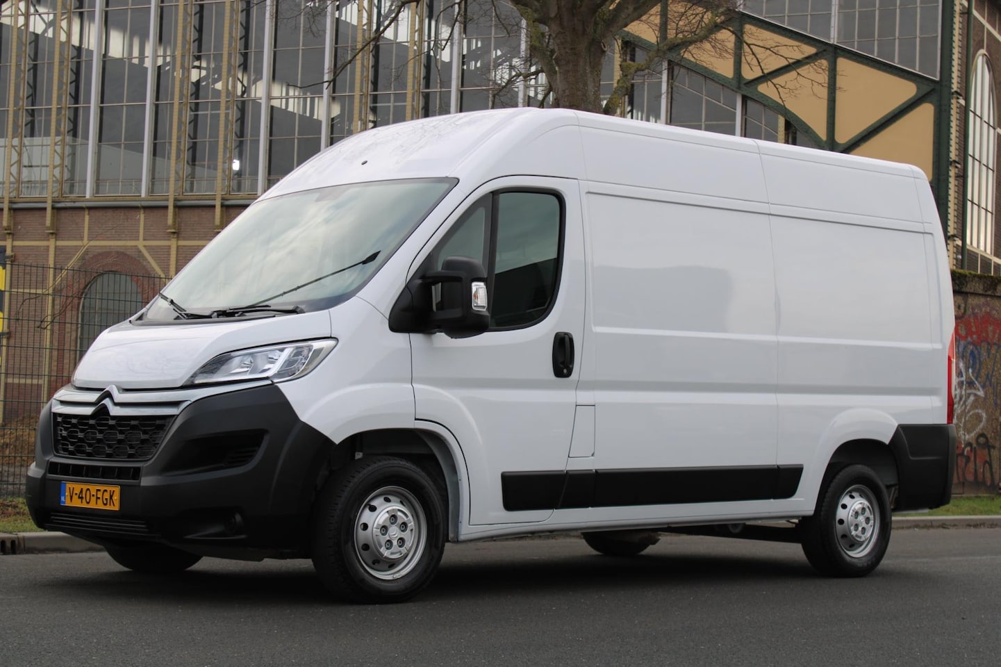 Citroën Jumper - 2.2 BlueHDi 120 L2H2 3.3t 3 persoons| apple carplay | dab+ | trekhaak | navigatie | climat - AutoWereld.nl