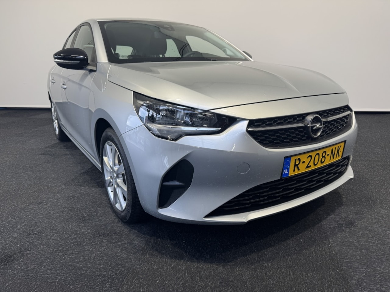 Opel Corsa - 1.2 Edition Carplay Euro 6 Airco - AutoWereld.nl