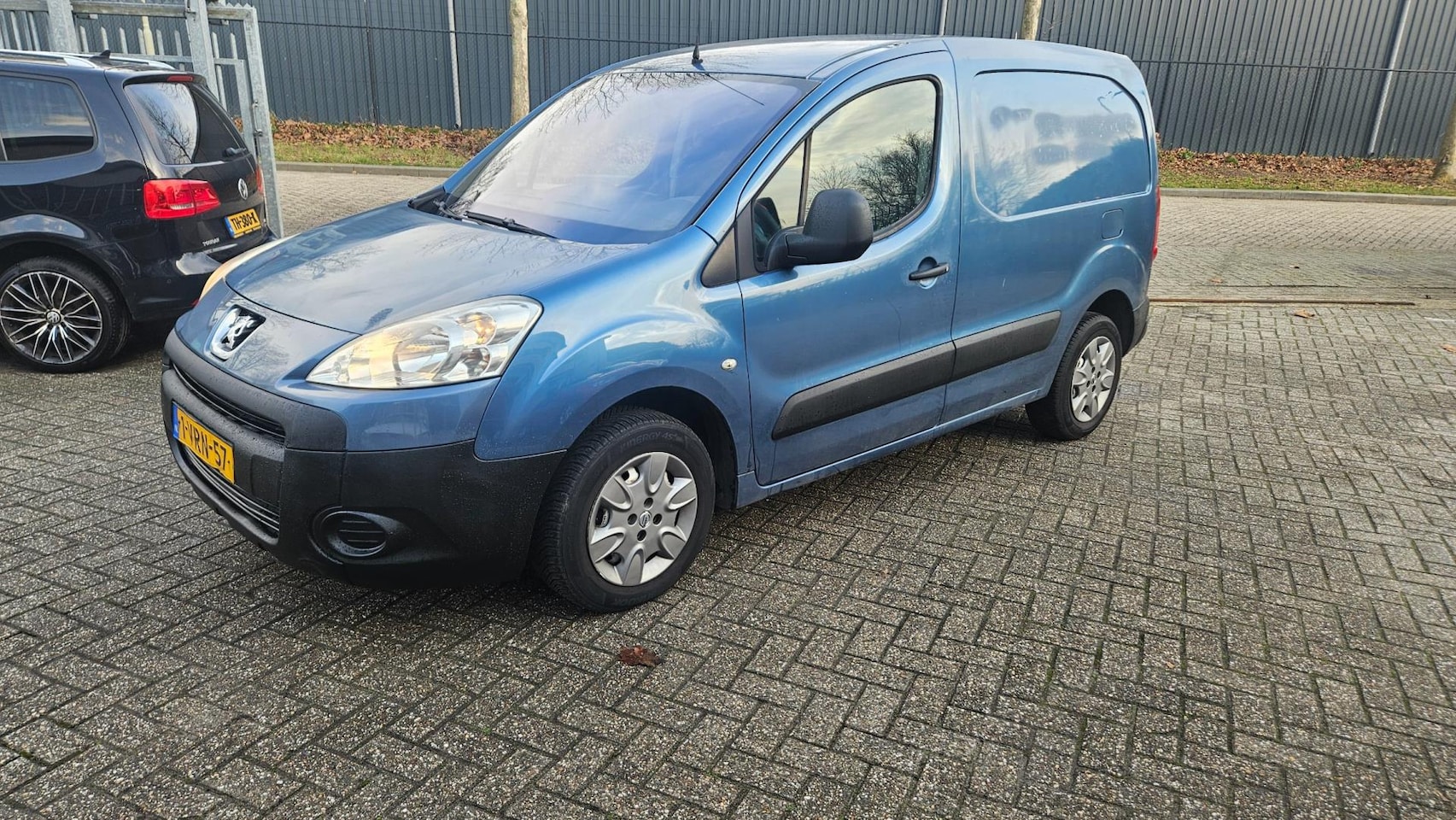 Peugeot Partner - 120 1.6 HDI L1 NWE. BANDEN APK:12-2026 - AutoWereld.nl