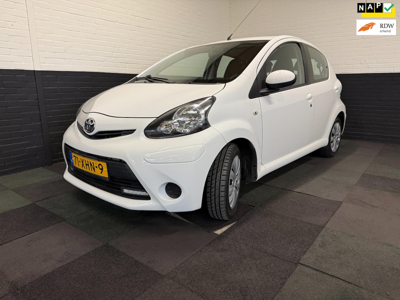 Toyota Aygo - 1.0 VVT-i Aspiration 1.0 VVT-i Aspiration - AutoWereld.nl