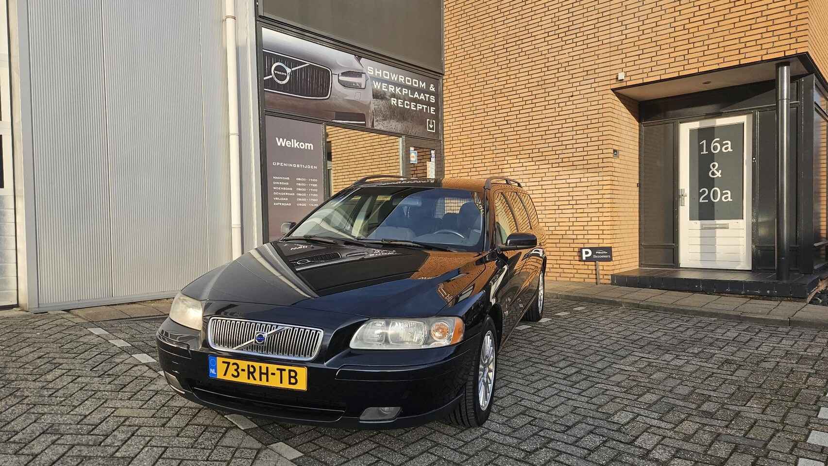 Volvo V70 - 2.5T Momentum 2.5T Momentum - AutoWereld.nl