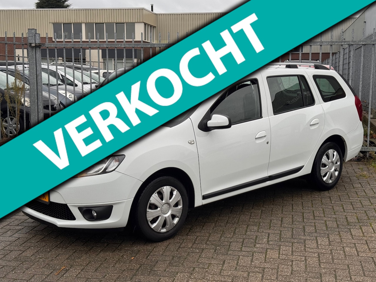 Dacia Logan MCV - 0.9 TCe Lauréate 90PK! NL AUTO NAP! Airco l Cruise l LED l Elek pakket! 2 sleutels l Goed - AutoWereld.nl