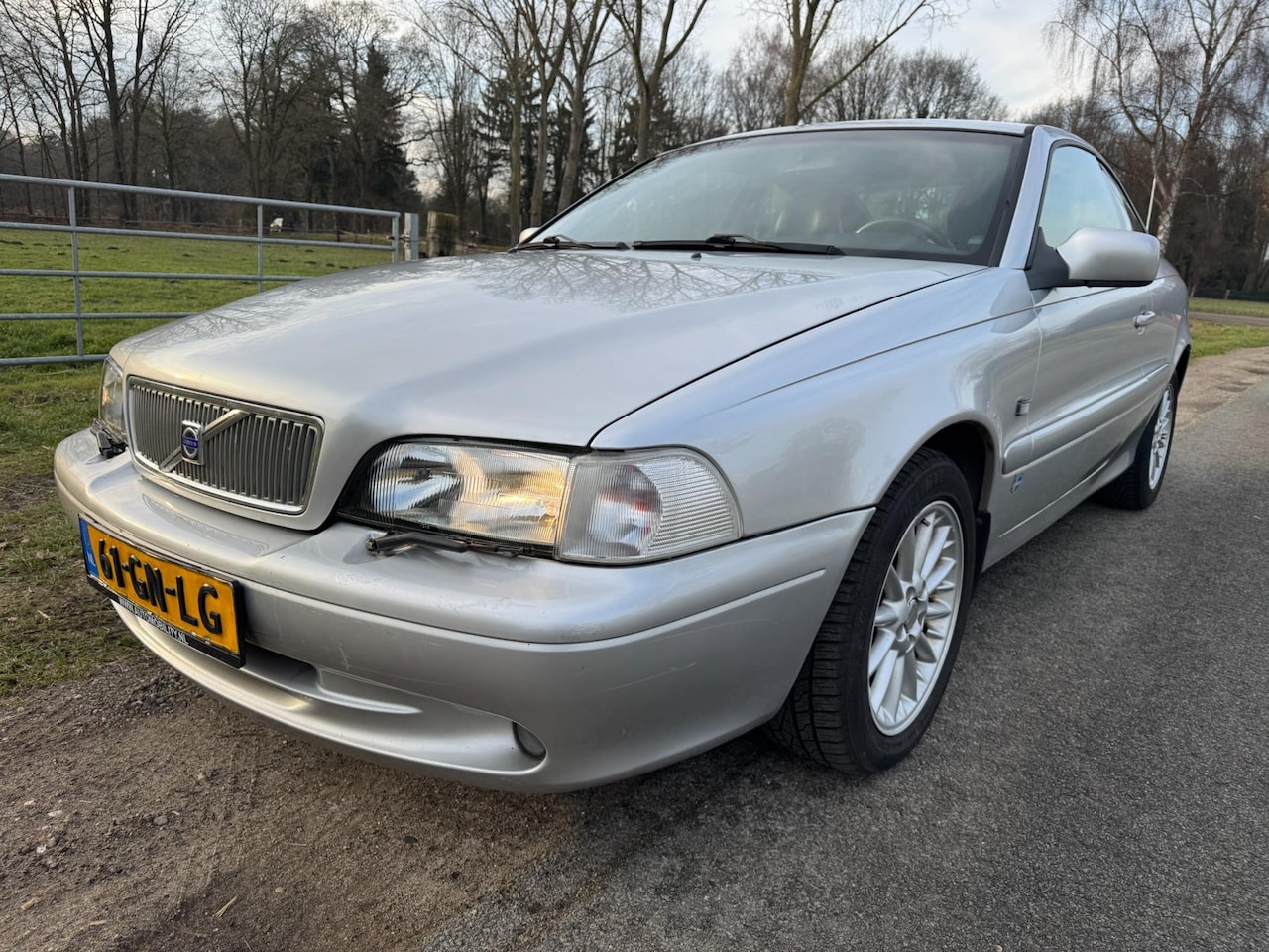 Volvo C70 Coupé - 2.4 T Luxury AUTOMAAT 193PK met airco en stoelverwarming - AutoWereld.nl