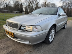 Volvo C70 Coupé - 2.4 T Luxury AUTOMAAT 193PK met airco en stoelverwarming