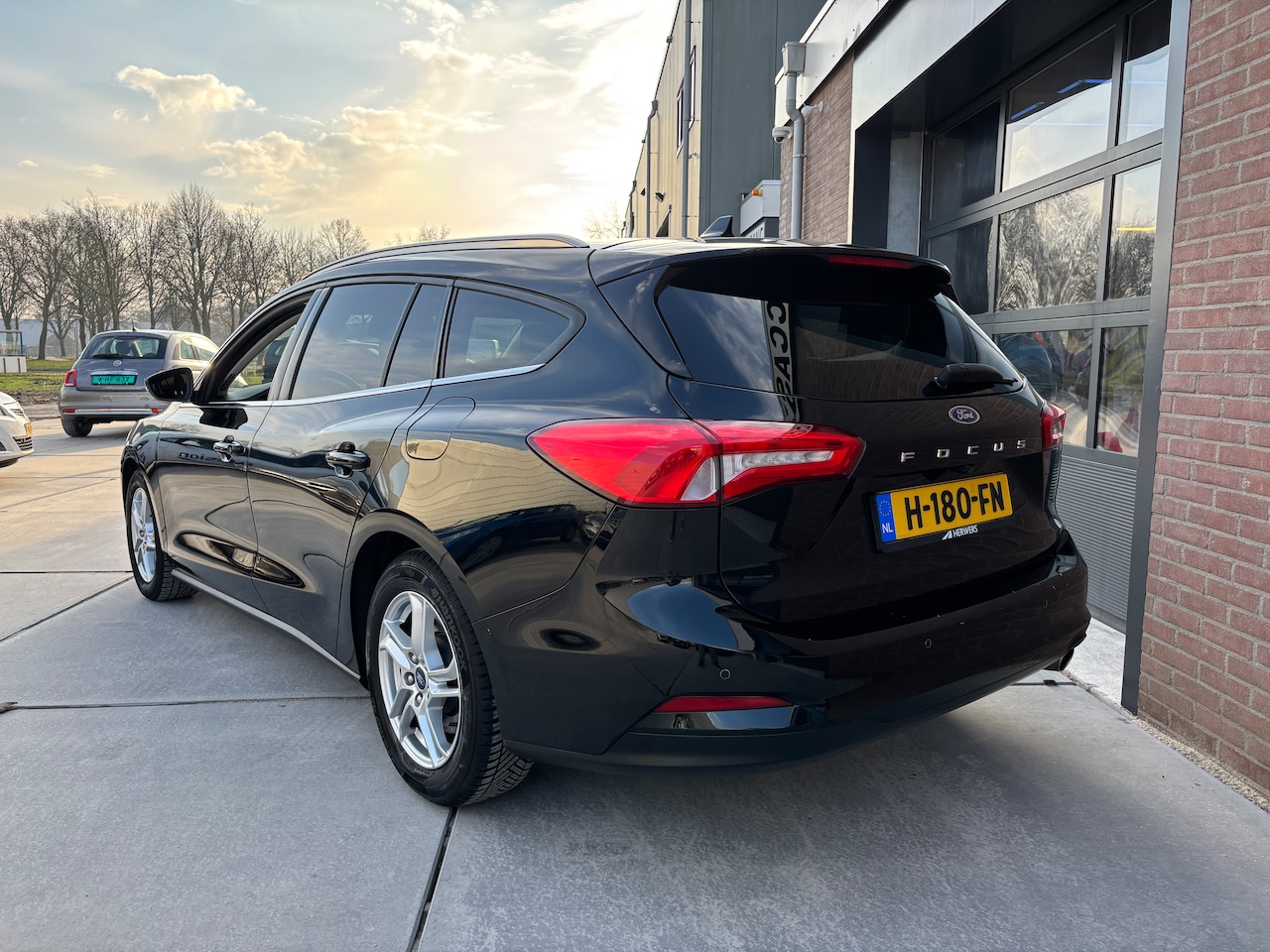 Ford Focus Wagon - 1.0 EcoBoost Trend Edition Business | 125pk. Navi. Voorruit verw. Winterpakket. Cruise. Etc.