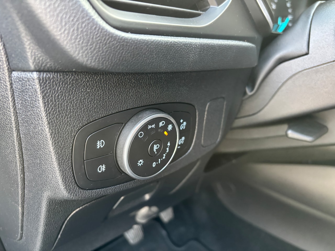 Ford Focus Wagon - 1.0 EcoBoost Trend Edition Business | 125pk. Navi. Voorruit verw. Winterpakket. Cruise. Etc.