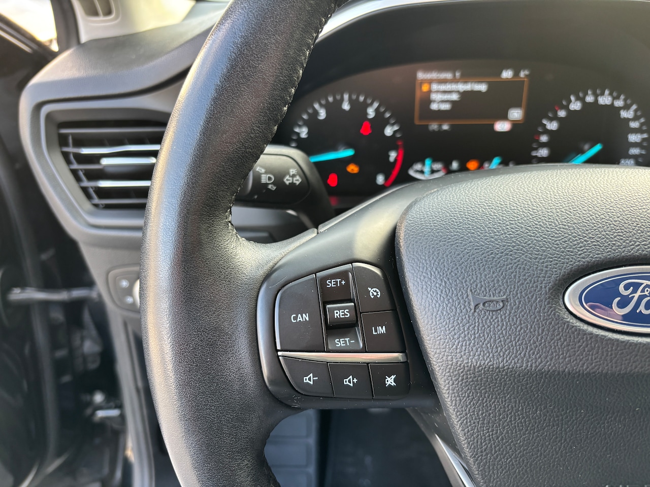 Ford Focus Wagon - 1.0 EcoBoost Trend Edition Business | 125pk. Navi. Voorruit verw. Winterpakket. Cruise. Etc.