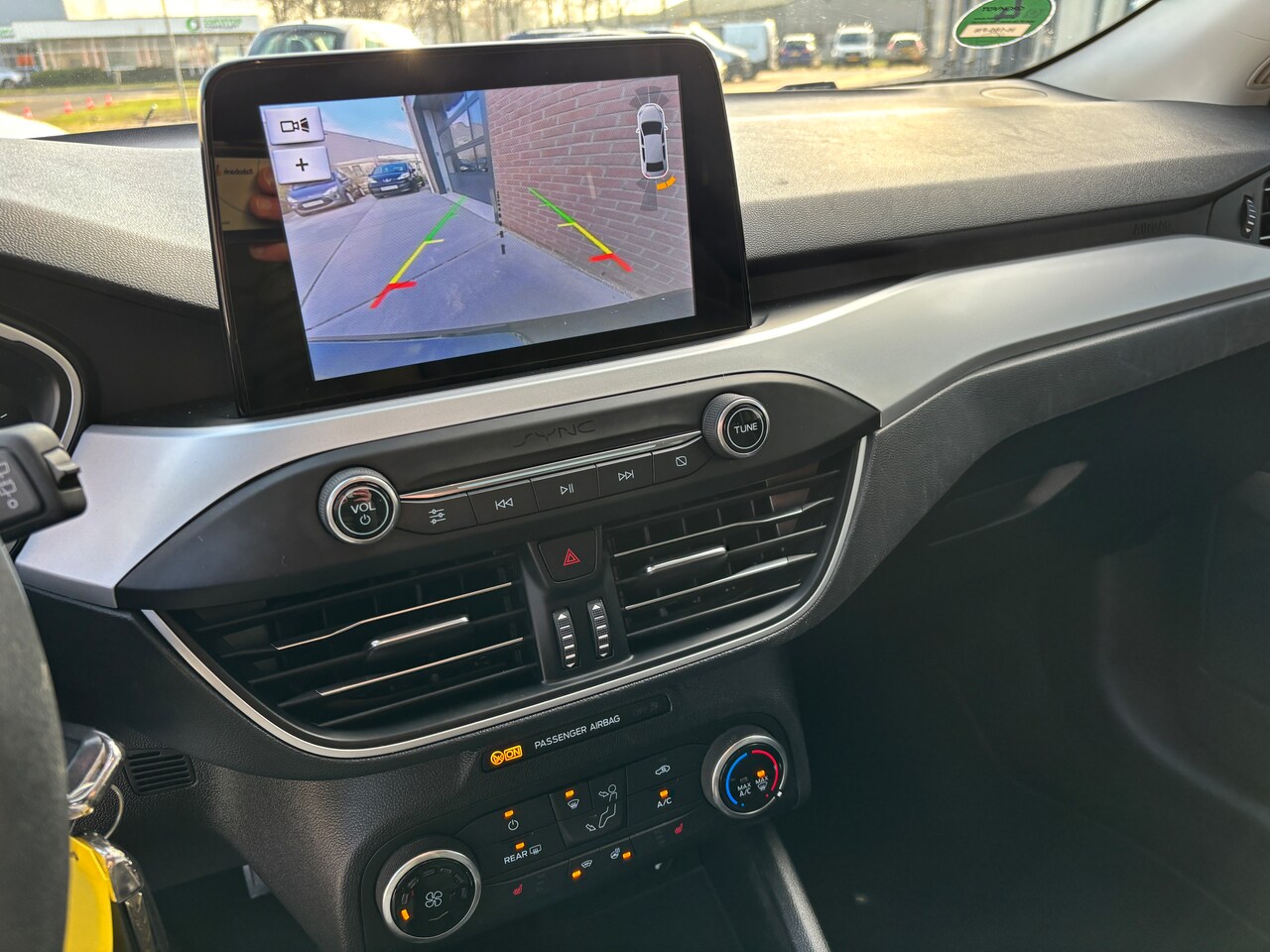 Ford Focus Wagon - 1.0 EcoBoost Trend Edition Business | 125pk. Navi. Voorruit verw. Winterpakket. Cruise. Etc.