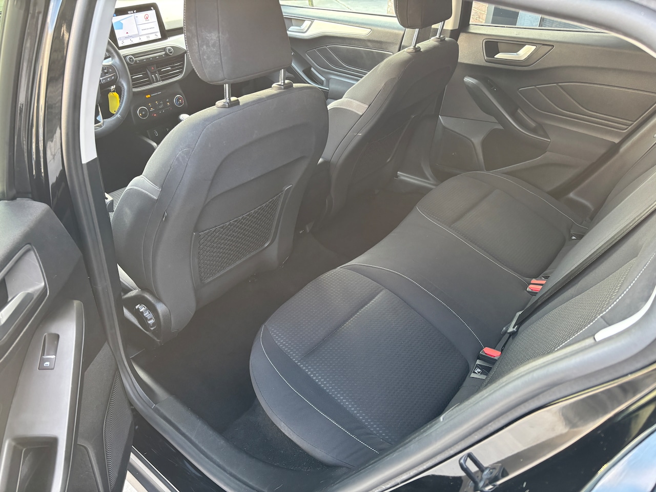 Ford Focus Wagon - 1.0 EcoBoost Trend Edition Business | 125pk. Navi. Voorruit verw. Winterpakket. Cruise. Etc.