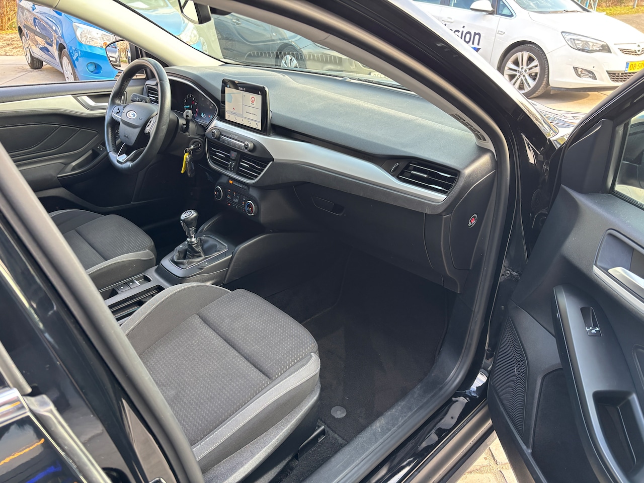 Ford Focus Wagon - 1.0 EcoBoost Trend Edition Business | 125pk. Navi. Voorruit verw. Winterpakket. Cruise. Etc.