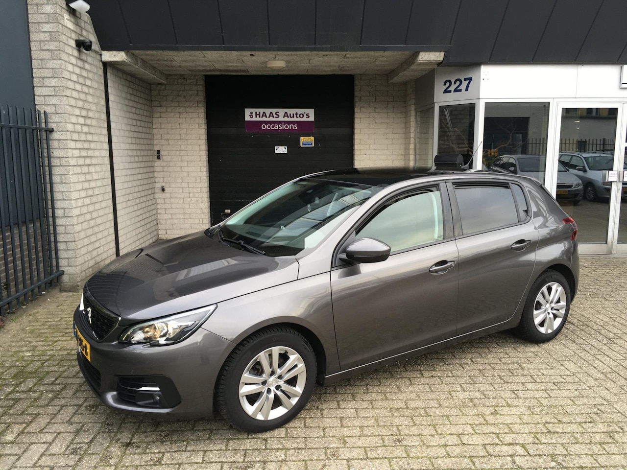 Peugeot 308 - 1.5 BlueHDi Blue Lease Executive / PANODAK / FACELIFT / NAVI / CLIMA / ALU VELGEN / APK JU - AutoWereld.nl