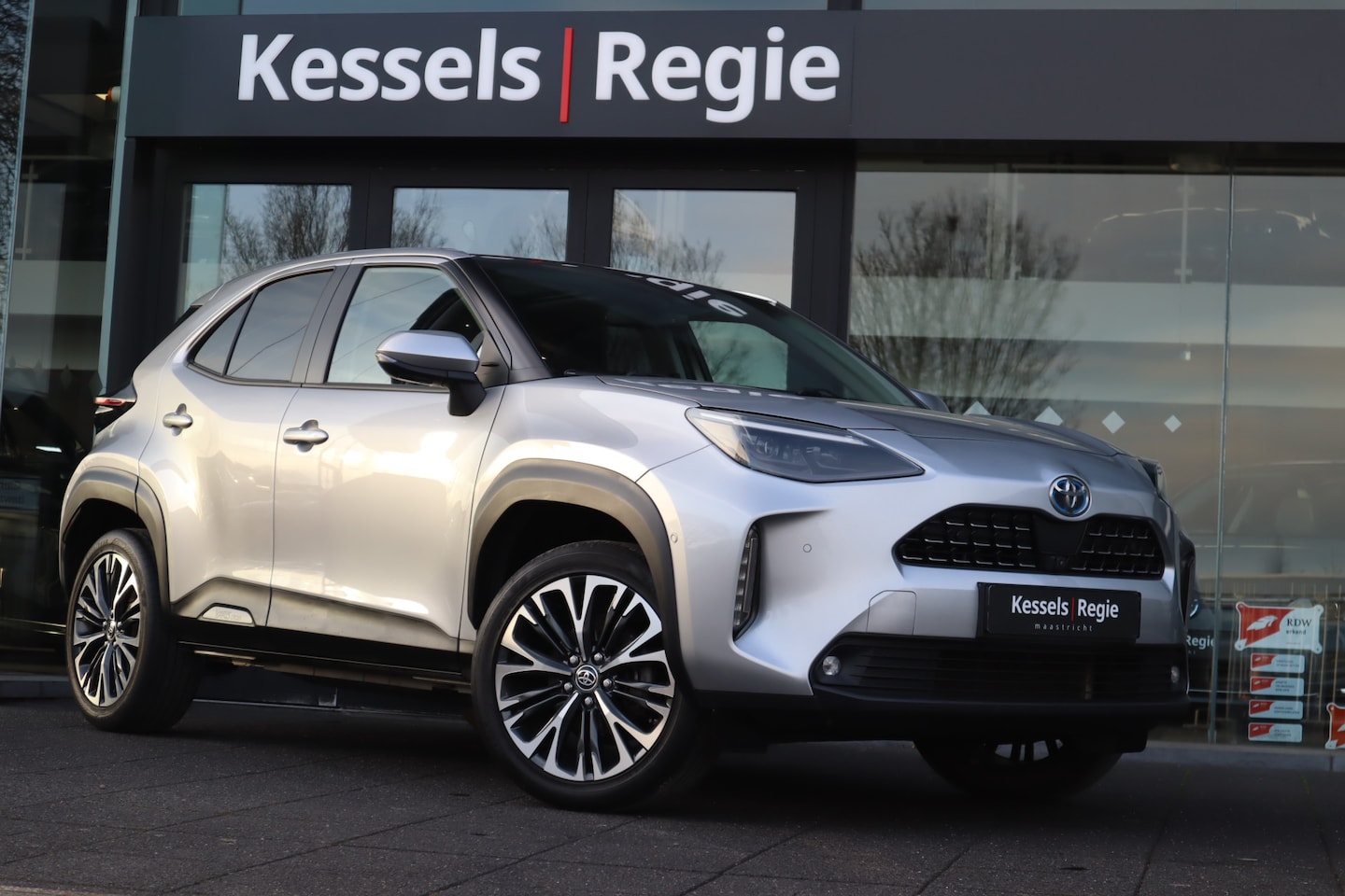 Toyota Yaris Cross - 1.5 Hybrid Executive Pano JBL HuD 18" BLIS ACC - AutoWereld.nl